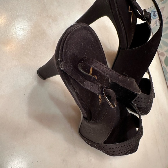 Nina Black Luster Shoes Box - Picture 7 of 8